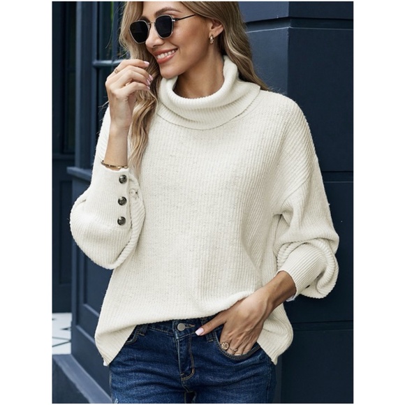 Sweaters - Ribbed knit pullover turtleneck SWEATER - CREAM